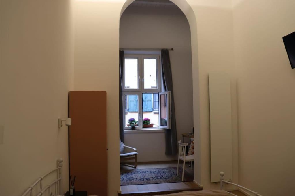 Little Apartment Over The Canal Bologna Exterior photo